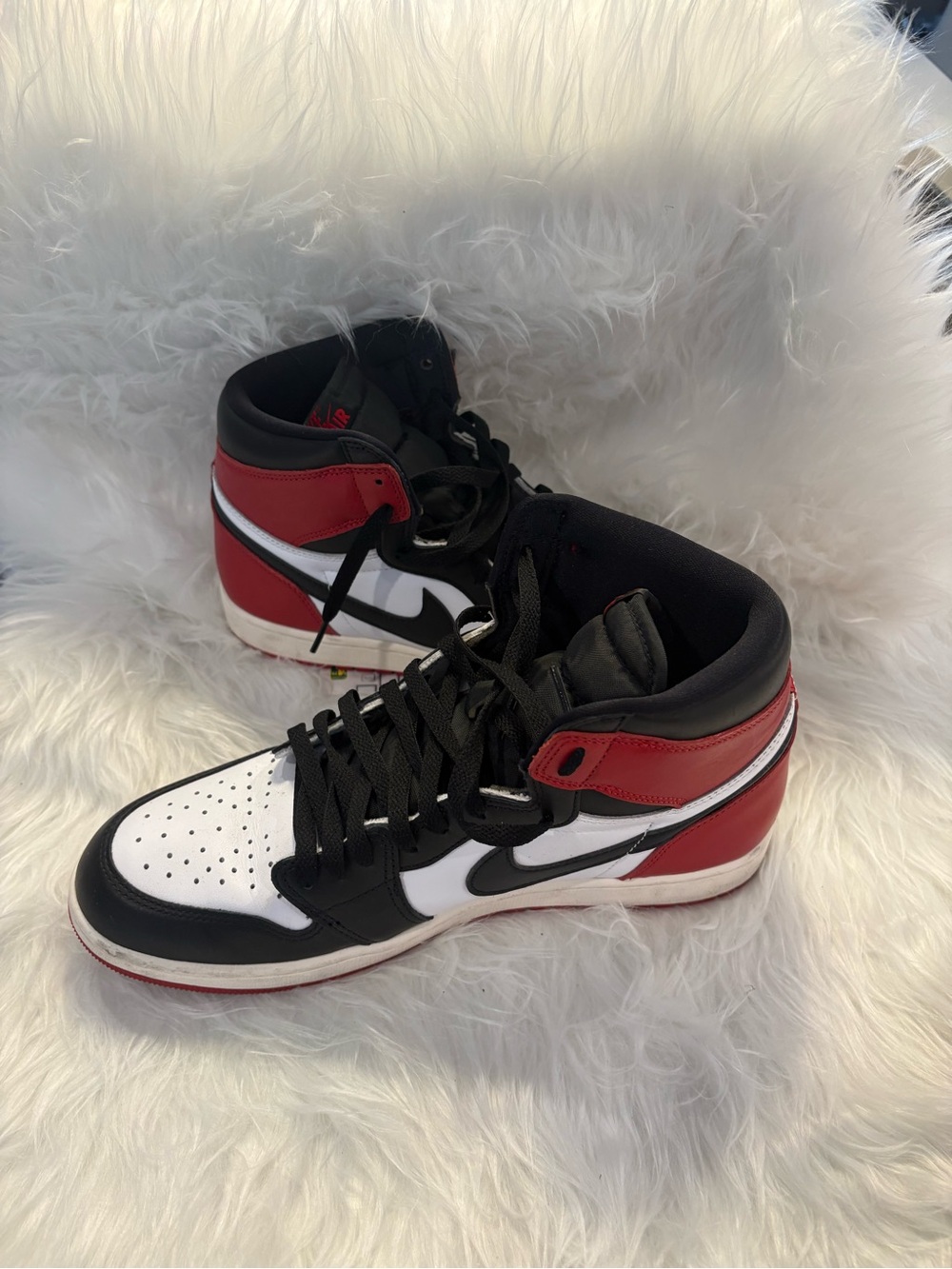 Nike High-Top Sneakers in Black/White/Red